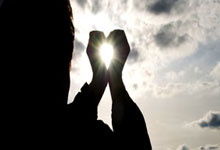 球队反复折战，坚持到最后一刻实现逆袭